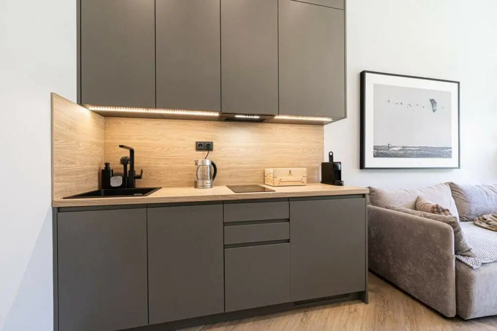 70594 215334 FOCz6IVzA 6azmC3dpYzyQCixmRMlHuBryowXkP11UY 655f77052e321.jpg