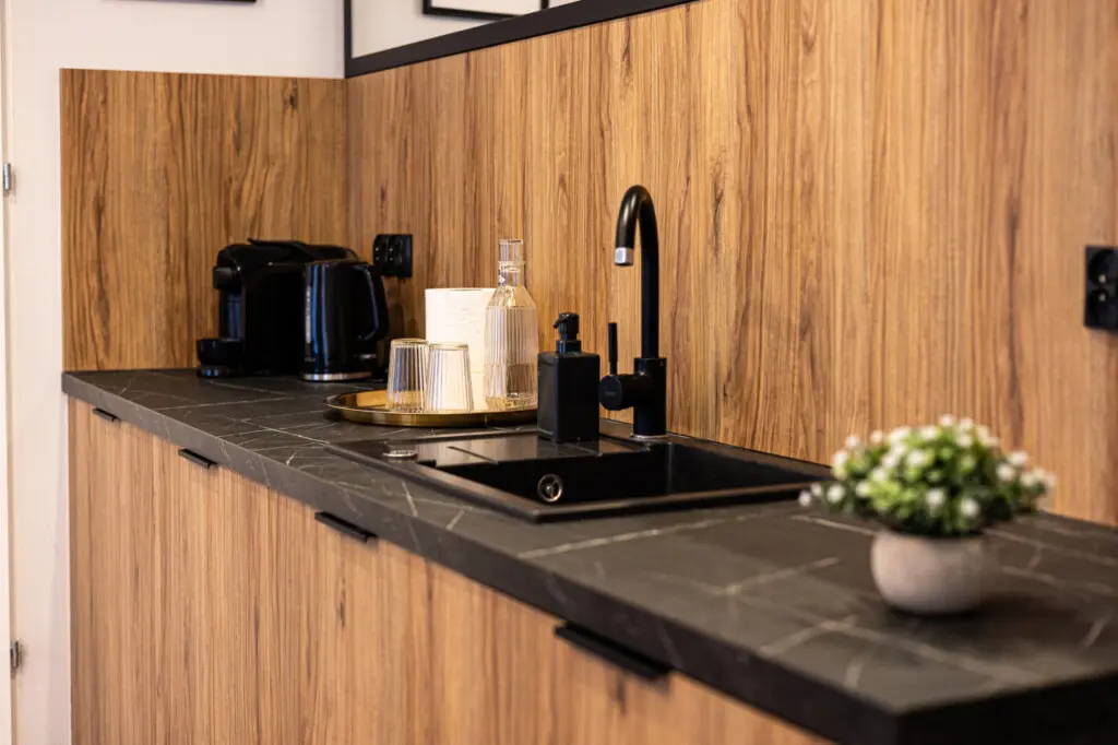 70594 271498 c4LQk VQ1fKe4d91J i5Ak9ya1yzevJTTlFc0BgY0m8 664d173deab7e.jpg