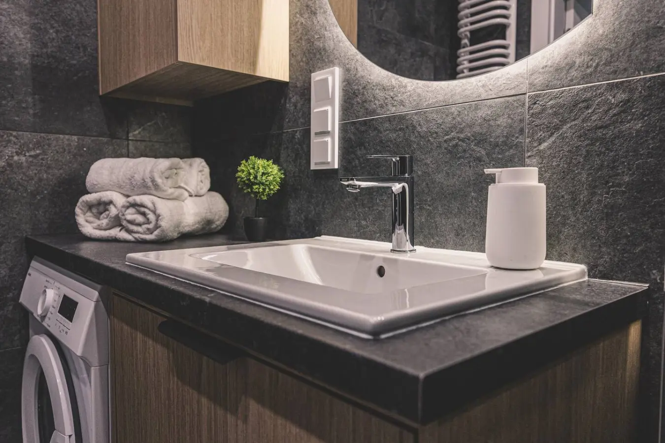 70594 417796 D2Owm0Y9JimAnt 0RUyPO5VYvQvP7iOgfXm13ZAHvek 6888a40215060.jpg