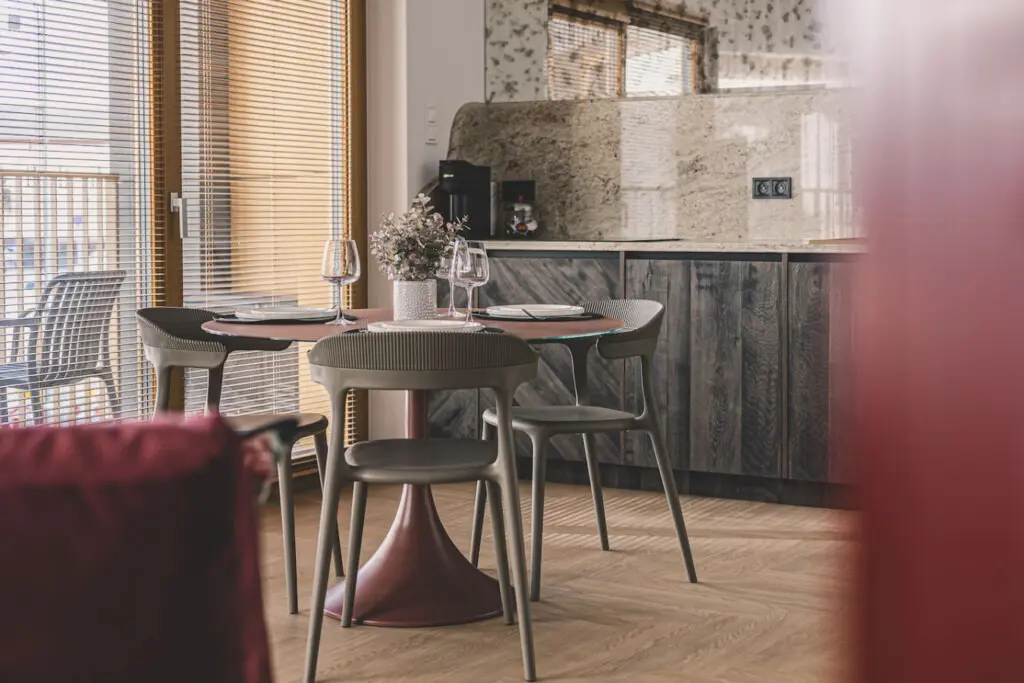 70594 432480 ClPVafKtinGHQ53VhdeLoKF cF5oITKMf8oas3uYomo 68c41b2d42b77.jpg