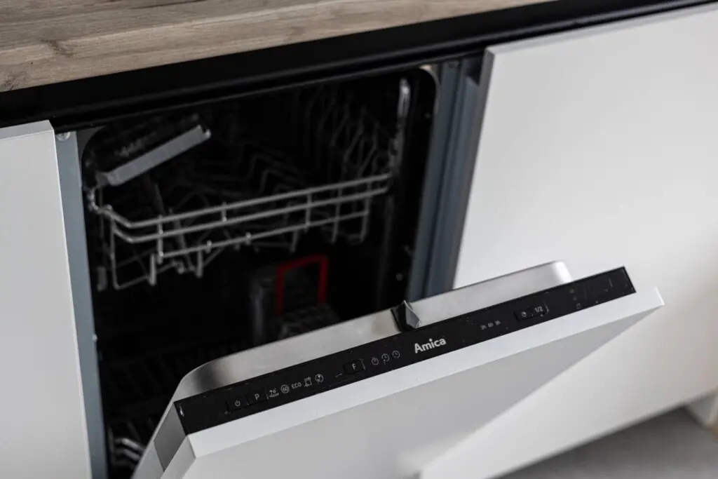 70594 433623 N65VCYw8iyyToPHHN8ra52nY5ZfAAsp5o7t N8KPZY8 68c9b9713c526.jpg