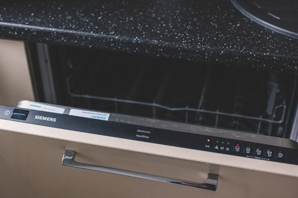 70594 446133 yyKCrP6IKgIljGNN7Ea0646RJs3PZkYemXOBEiep Wc 6903c98a3f5e1.jpg