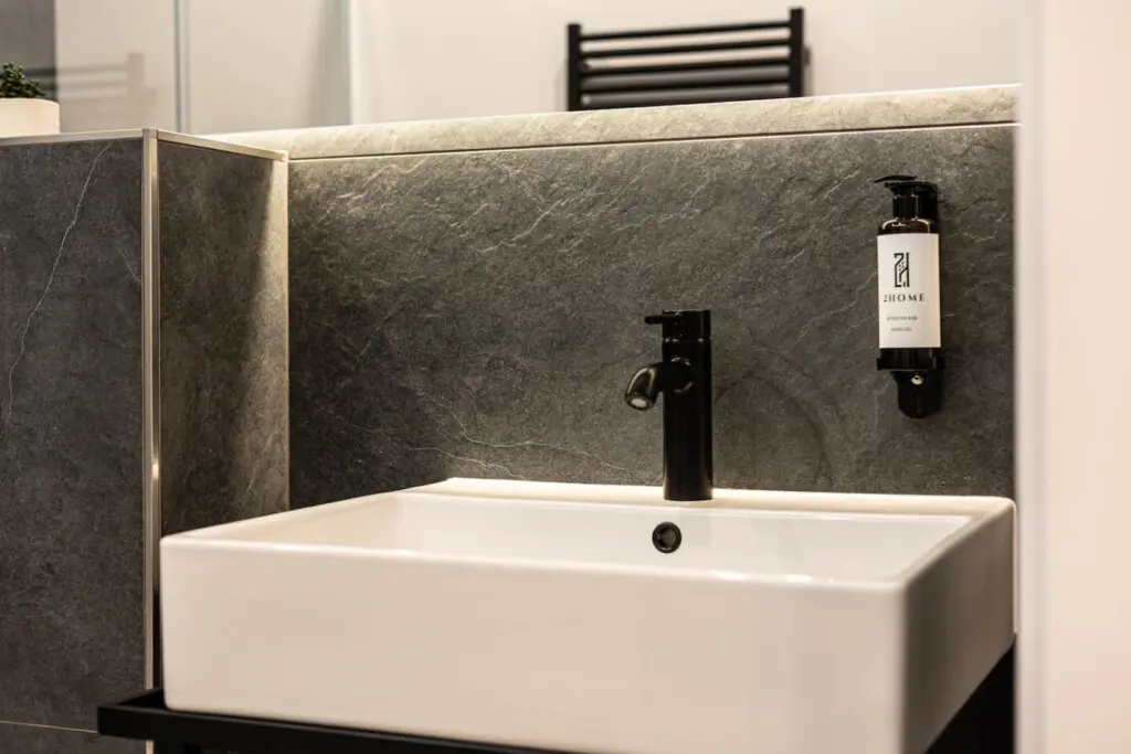 70594 445954 1Dy9aDnhVJ8eDJawlRFsPen9oT3axOYX9ZtLr B6a9E 6918811b75540.jpg