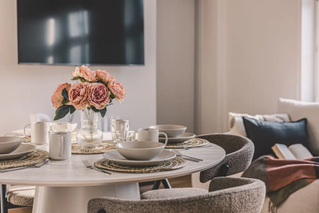 70594 453716 MoERojgaBtmvuUZcykJLrzjPh4EpEovNZI7S YyR Mg 692468715855b.jpg