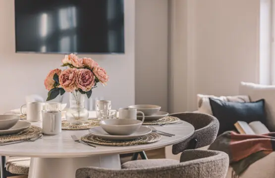 70594 453716 MoERojgaBtmvuUZcykJLrzjPh4EpEovNZI7S YyR Mg 692468715855b.jpg