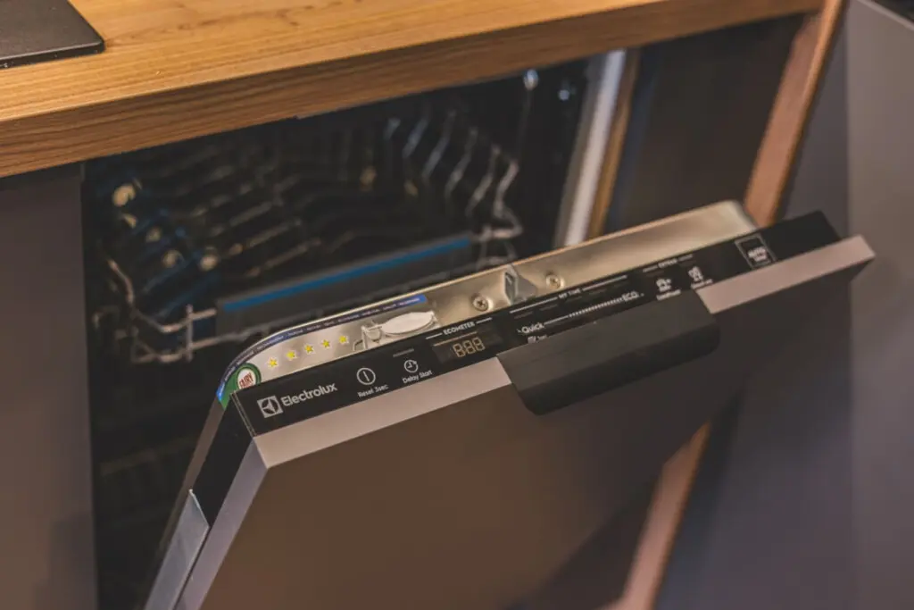 70594 459866 RNGh MEeMZHbhdRF9GKHCzKlEsrCWVWNoCca10e8Tyw 692eba86c50fe.jpg